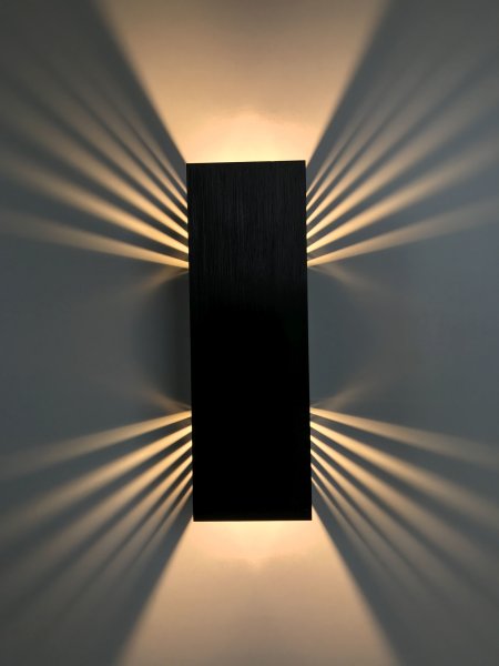 SpiceLED Wandleuchte | ShineLED-30 Black Edition | 2x15W warmweiß | Schatteneffekt | High-Power LED Wandlampe | Dimmbar